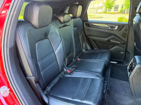 Used 2021 Porsche Cayenne S AWD/4WD image 40