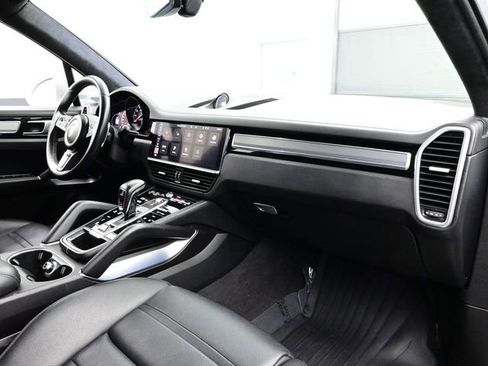 Certified 2021 Porsche Cayenne Turbo AWD/4WD image 19