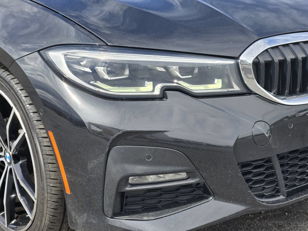 Used 2020 BMW 330i xDrive Sedan w/ M Sport Package AWD/4WD image 8