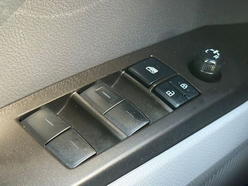 Certified 2022 Toyota Camry SE image 13