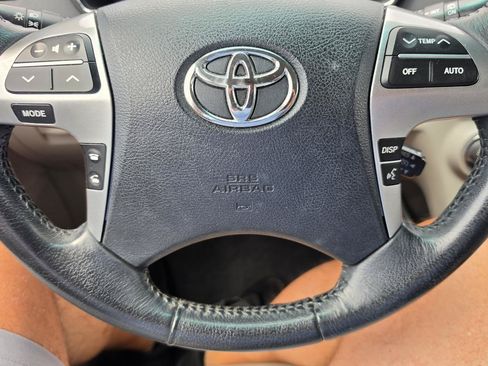 Used 2013 Toyota Highlander Limited FWD image 11