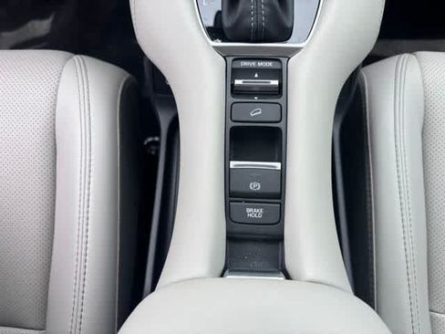 Used 2026 Honda HR-V EX-L image 17