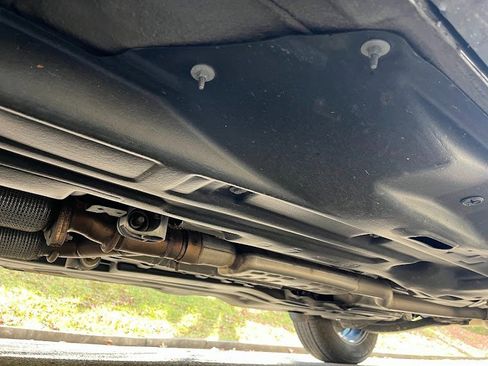 Used 2019 Jeep Cherokee Latitude Plus w/ Comfort/Convenience Group image 49