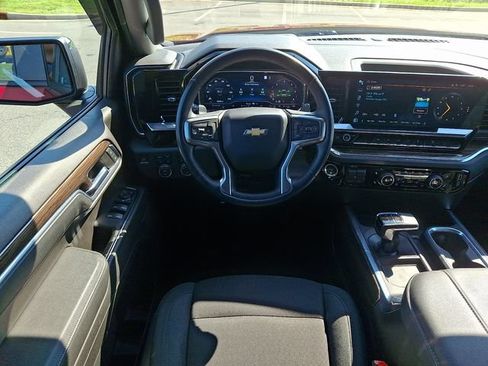 Used 2023 Chevrolet Silverado 1500 LT AWD/4WD image 11