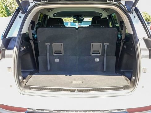 Used 2022 Jeep Grand Cherokee L Limited w/ Black Appearance Package RWD image 11