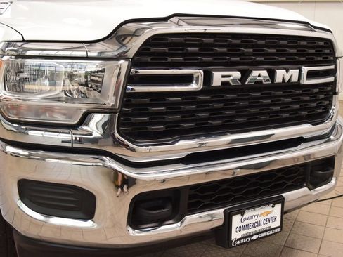 Used 2024 RAM 3500 SLT w/ Quick Order Package 2YG SLT AWD/4WD image 7
