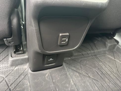 Used 2024 Chevrolet Equinox LT image 7