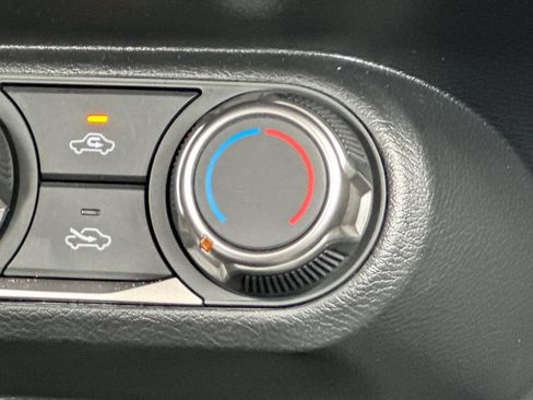 Certified 2025 Nissan Kicks S AWD/4WD image 31