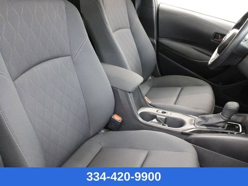 Used 2025 Toyota Corolla LE w/ Convenience Package image 21