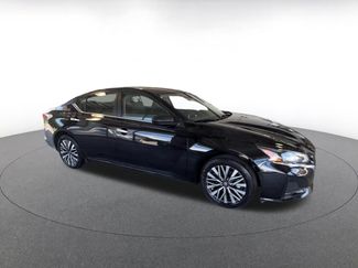 Used 2025 Nissan Altima 2.5 SV FWD video 2
