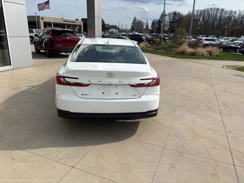 Used 2025 Toyota Camry LE image 6