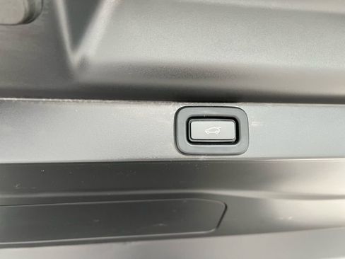 Used 2023 Land Rover Range Rover SE image 30