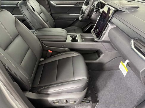 New 2026 GMC Acadia Elevation w/ Black Edition FWD image 11