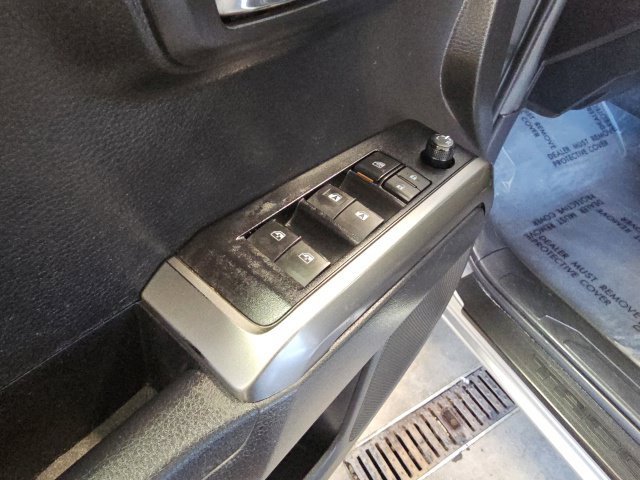 Used 2022 Toyota Tacoma Limited AWD/4WD image 15