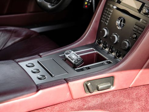 Used 2005 Aston Martin DB9 Coupe RWD image 17