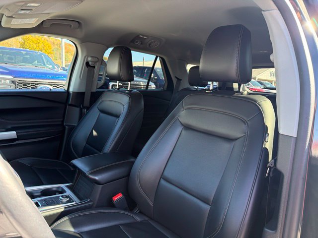 Used 2024 Ford Explorer XLT w/ Equipment Group 202A AWD/4WD image 22