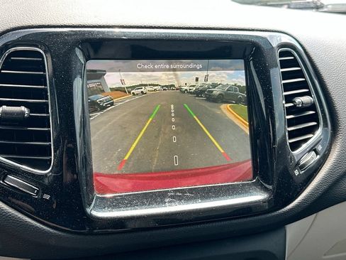 Used 2019 Jeep Compass Limited FWD image 23