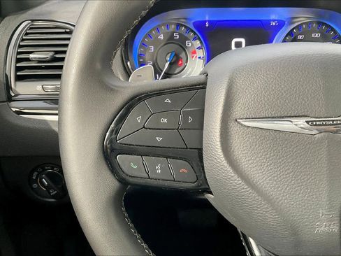 Used 2023 Chrysler 300 S image 23