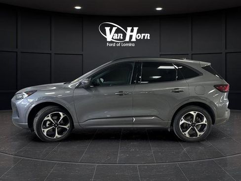 Certified 2025 Ford Escape ST-Line Elite w/ Premium Technology Package image 12