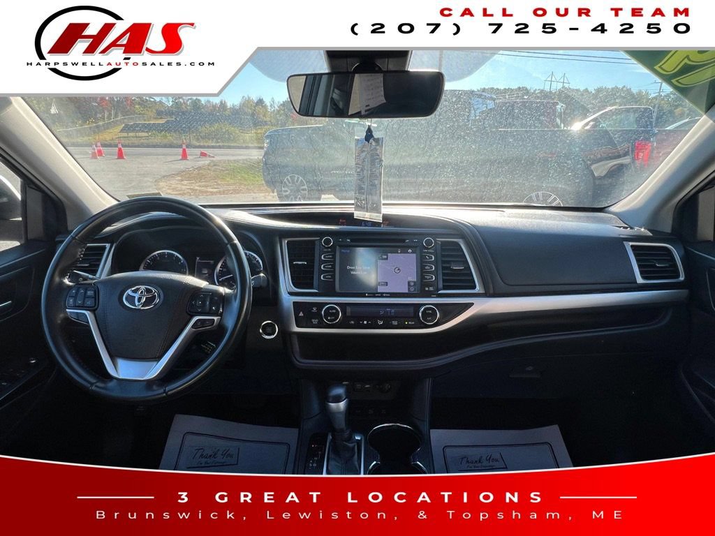 Used 2019 Toyota Highlander XLE AWD/4WD image 16