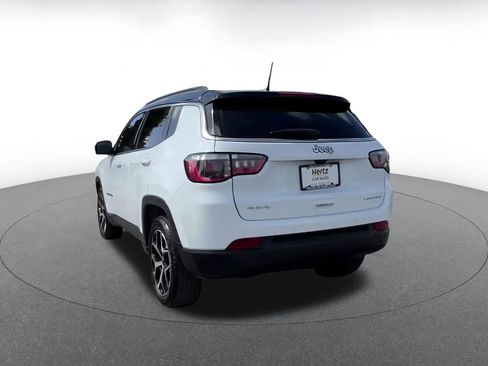 Used 2025 Jeep Compass Limited image 11