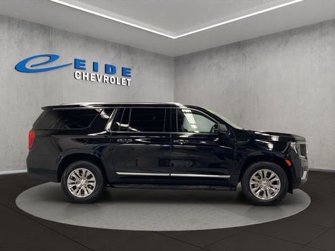 Used 2024 GMC Yukon XL Denali w/ Advanced Technology Package AWD/4WD image 2