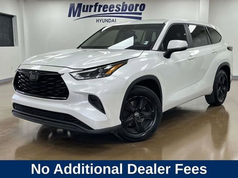 Used 2023 Toyota Highlander LE AWD/4WD image 1