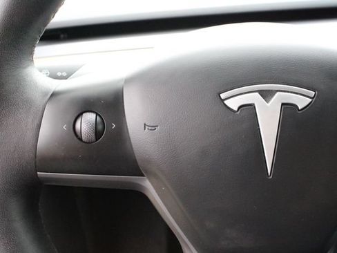 Used 2023 Tesla Model Y Long Range AWD/4WD image 17