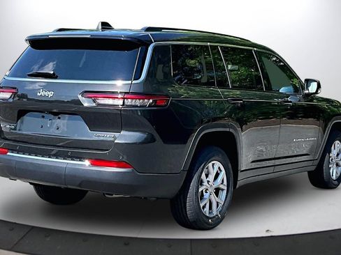 Used 2022 Jeep Grand Cherokee L Limited AWD/4WD image 9