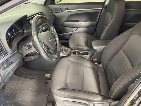 Used 2018 Hyundai Elantra Value Edition FWD image 2