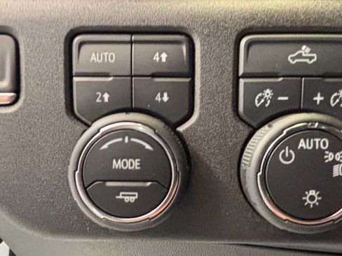 Used 2025 Chevrolet Silverado 1500 LT AWD/4WD image 17