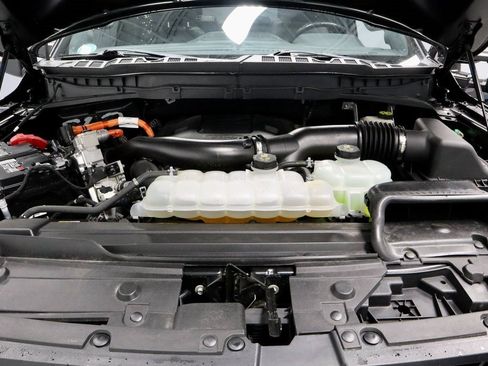 Certified 2022 Ford F150 XLT w/ Equipment Group 302A High image 16