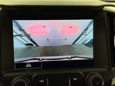 Used 2023 GMC Terrain SLT image 32