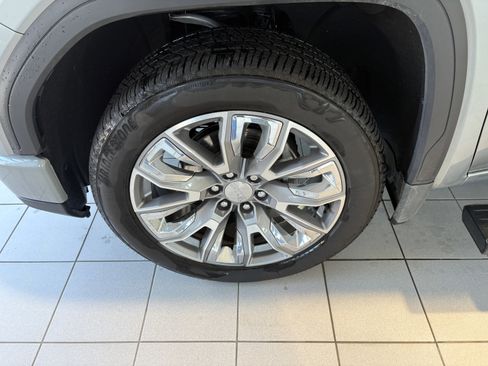 Used 2025 GMC Sierra 1500 Denali image 8