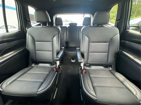 Used 2025 Buick Enclave Preferred AWD/4WD image 14