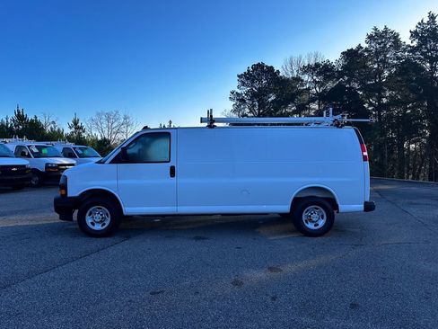 Used 2025 Chevrolet Express 2500 Extended w/ Communications Package image 7
