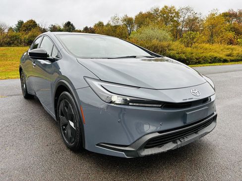 Used 2023 Toyota Prius Limited image 8