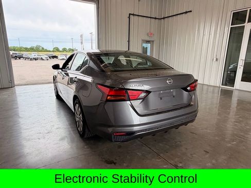 Used 2024 Nissan Altima 2.5 S FWD image 5