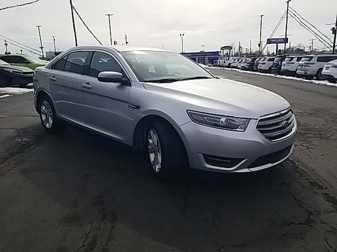 Used 2018 Ford Taurus SEL image 8