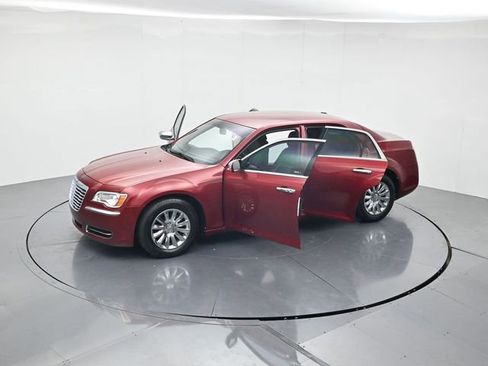 Used 2013 Chrysler 300 RWD image 42
