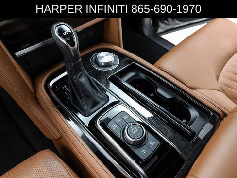 Used 2024 INFINITI QX80 Sensory image 25