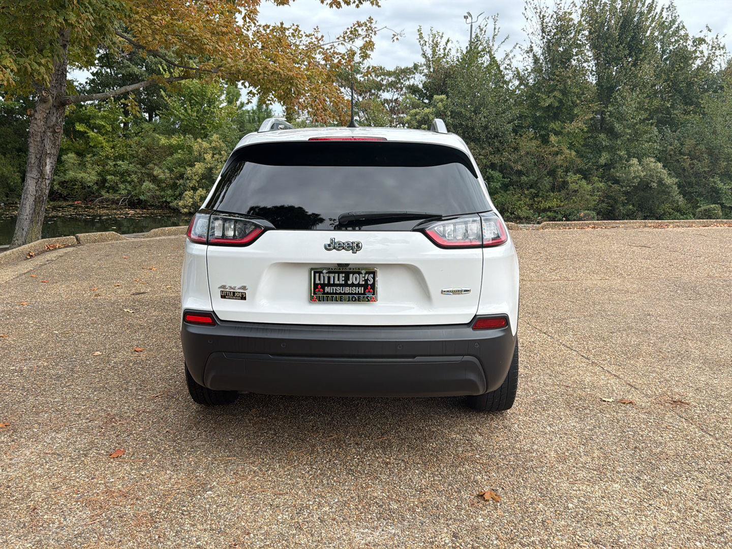 Used 2021 Jeep Cherokee Latitude Plus w/ Sun & Sound Group AWD/4WD image 6