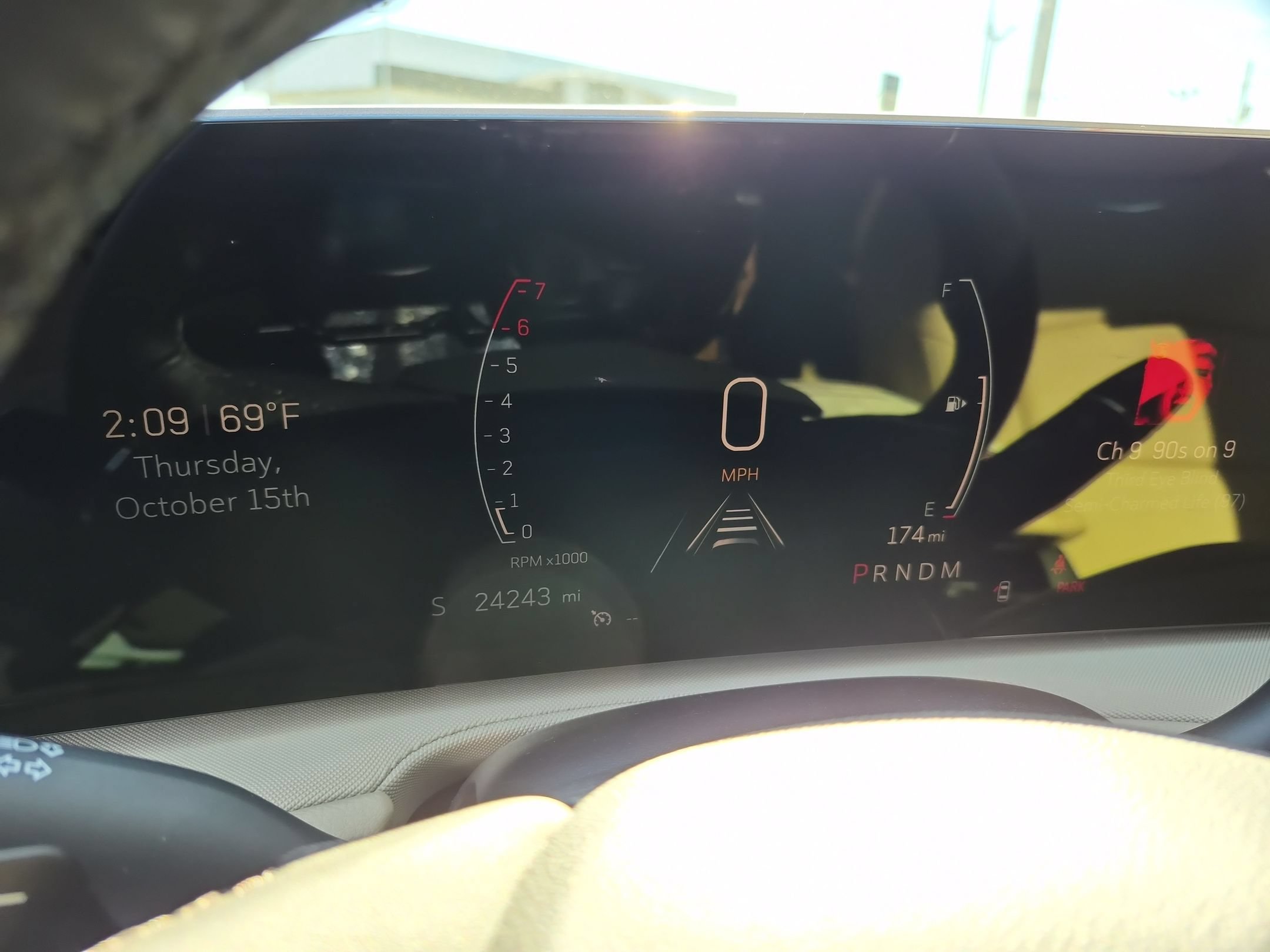 Certified 2024 Cadillac XT4 Luxury w/ Cold Weather Package FWD image 11