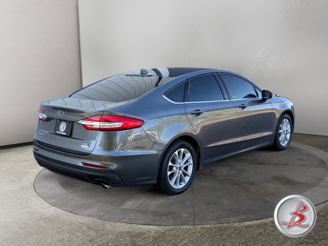Used 2020 Ford Fusion SE FWD image 7
