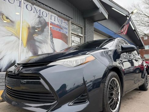 Used 2018 Toyota Corolla LE image 7