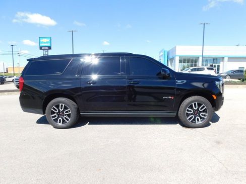 Used 2021 GMC Yukon XL AT4 w/ AT4 Premium Plus Package AWD/4WD image 2