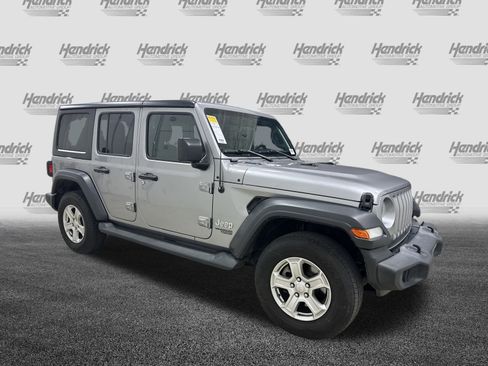 Used 2019 Jeep Wrangler Unlimited Sport S image 2