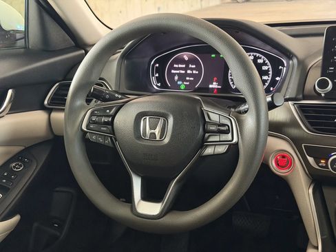 Used 2018 Honda Accord LX image 31
