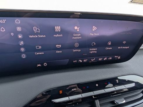 Used 2025 Buick Enclave Preferred image 18