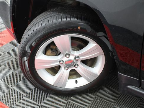 Used 2016 Jeep Compass Latitude image 36